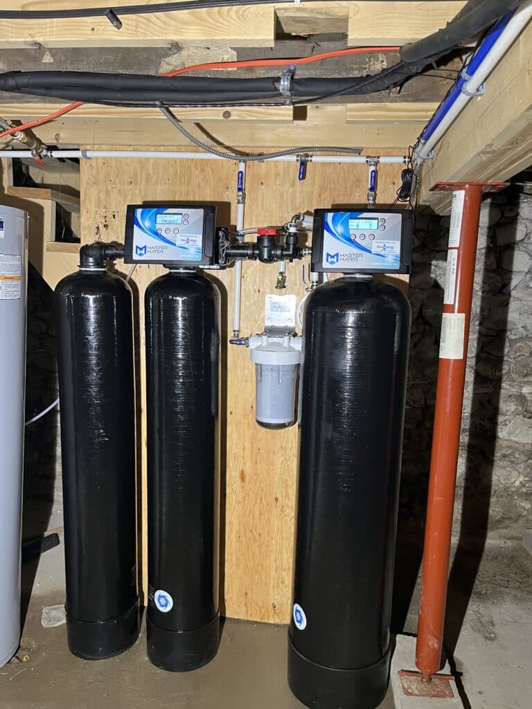 Larg twin tank softener with backwashing filter for very bad well water scaled